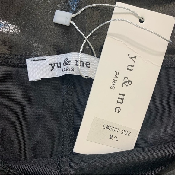 NWT YU & ME Paris Shimmery Textured Faux Leather Leggings Black Size Medium - Picture 7 of 9